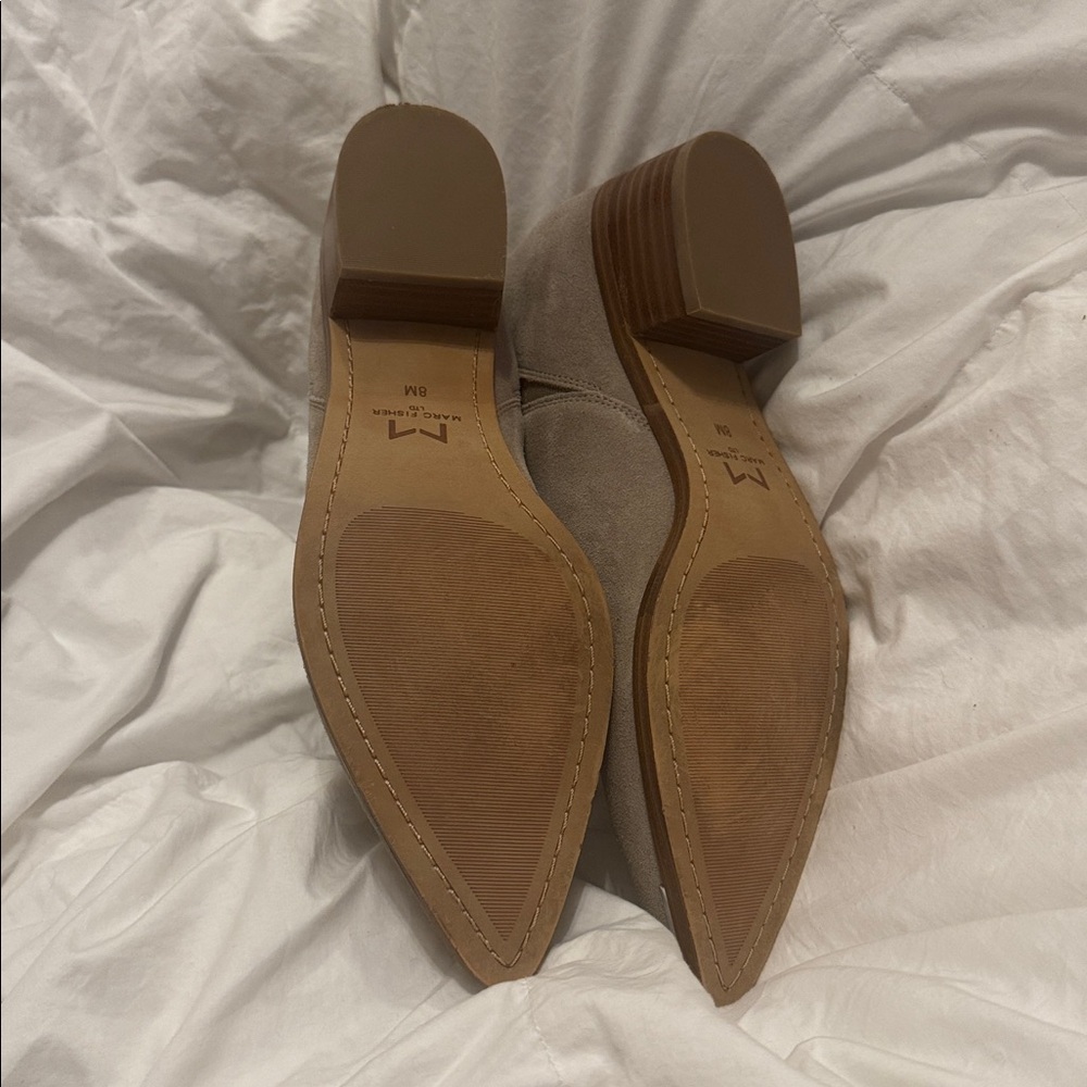 Marc Fisher Chelsea style suede ankle booties pointed toe - Picture 7 of 7